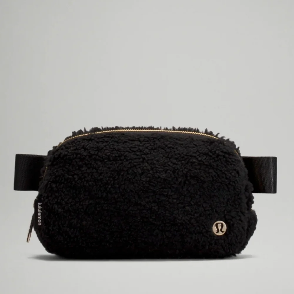 Lululemon Everywhere Fleece Belt Bag Black 1L NWT - Picture 2 of 7